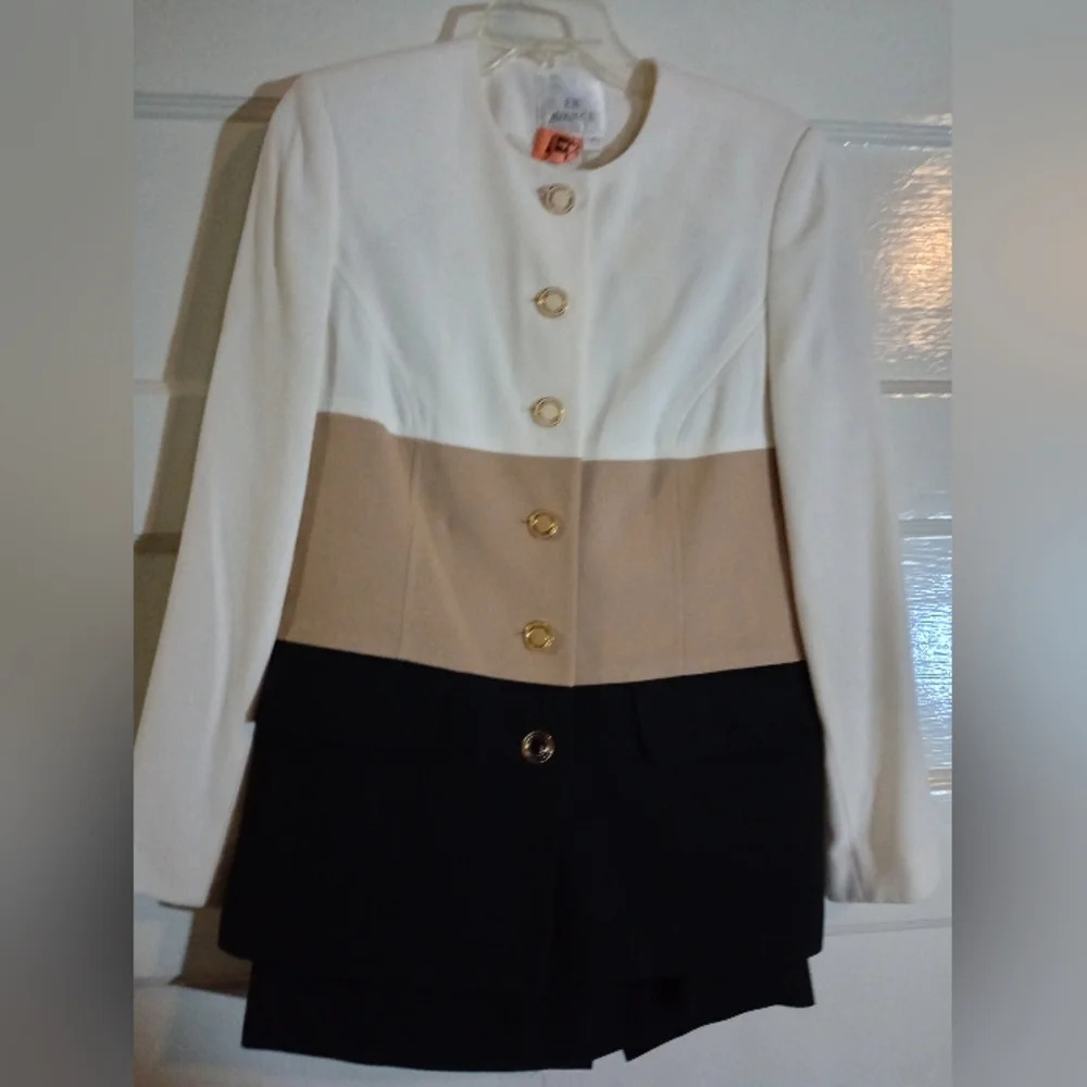 En Avance size 10 two piece women's outfit / dress with skirt